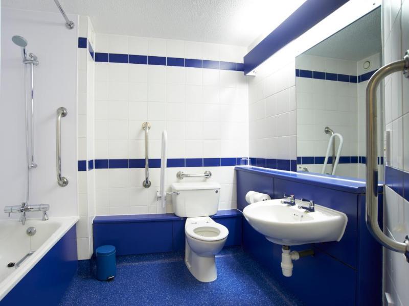 Travelodge Hotel 3*