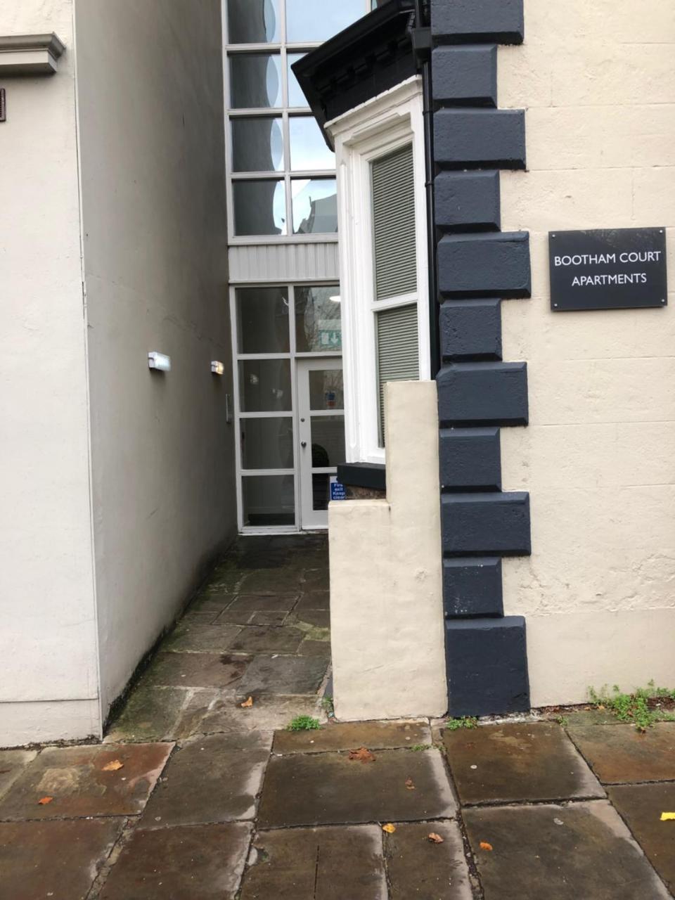 - Bootham Terrace Apartment *