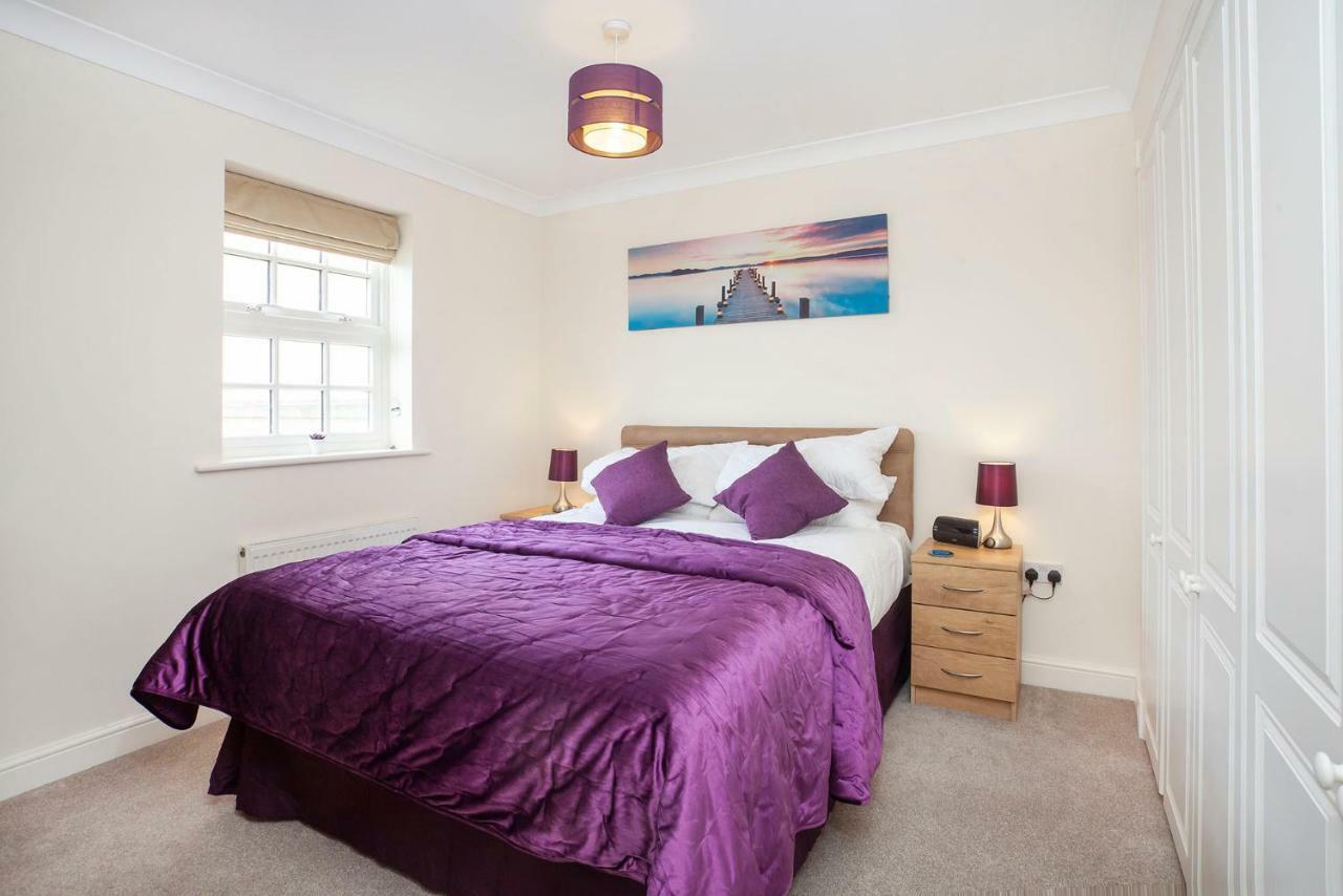 Thomas, Off Leeman Road, Sleeps 9 Holiday home *