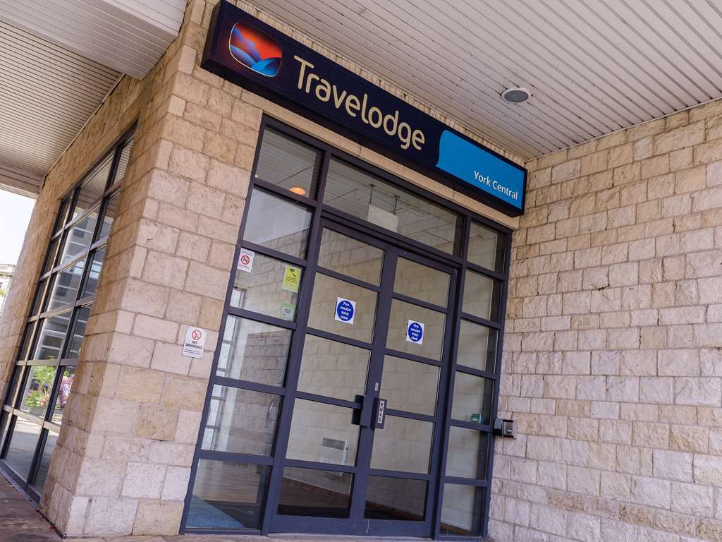Travelodge 3*
