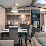 Jjs Lodge Lakewood