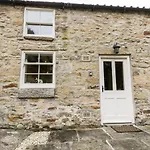 Hollyside Cottage