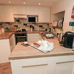 Crumble\'S Cottage