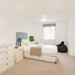 Mount Vale 4 Bedroom Luxury Home & Free Parking