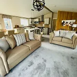 Huckleberry Lodge With Hot Tub