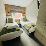 Huckleberry Lodge With Hot Tub