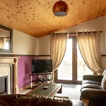 Harvest 13 Lodge, Yellowtop Country Park