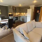 Harvest 8 Lodge, Yellowtop Country Park