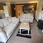Harvest 8 Lodge, Yellowtop Country Park