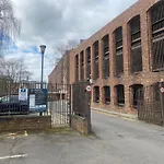 Perfect Apartment In Central York