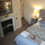 Holly Lodge