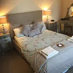 Holly Lodge
