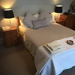 Holly Lodge