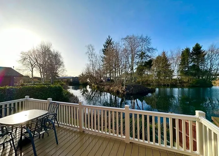 Lakeview Supreme Lodge With Hot Tub