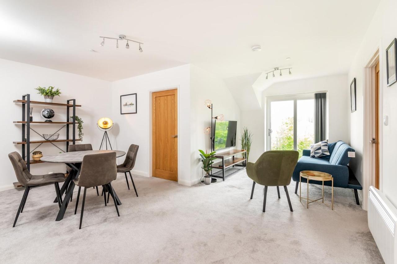 Pass The Keys Modern, Light And Airy 2 Bed Apt With Free Parking York