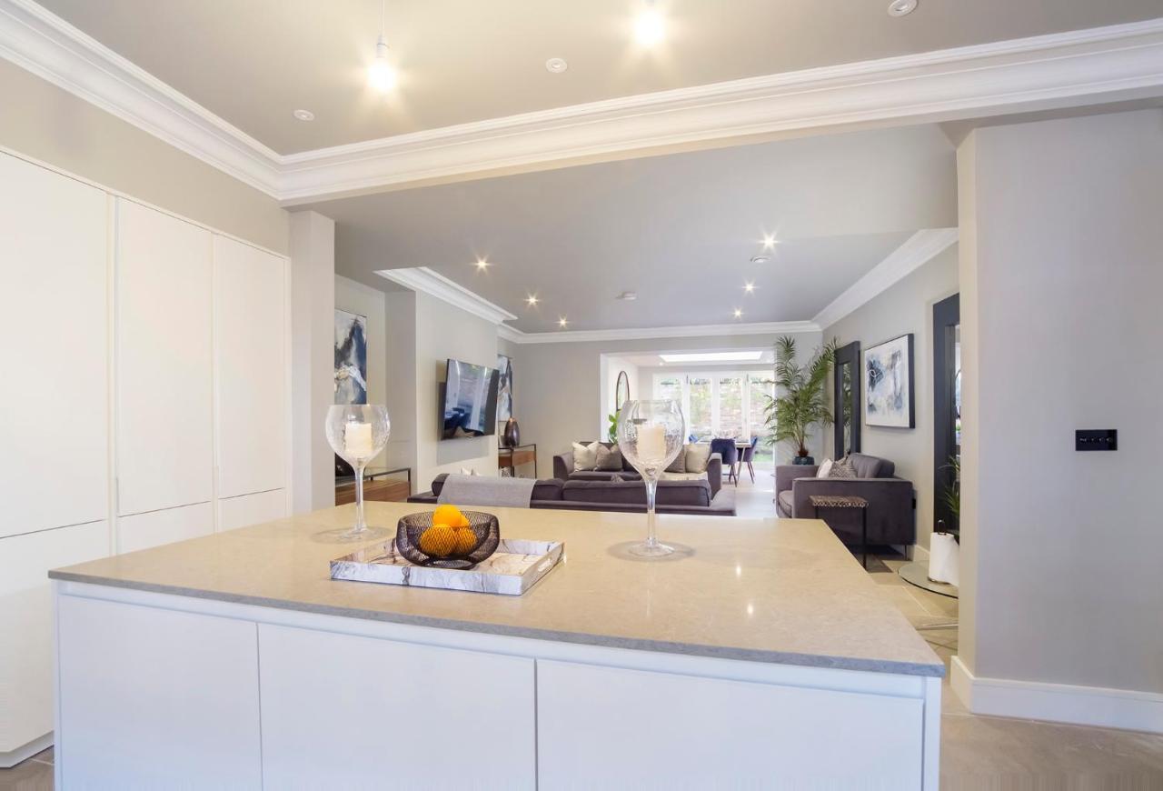 The Presidential Suite, With Free Parking! Apartment