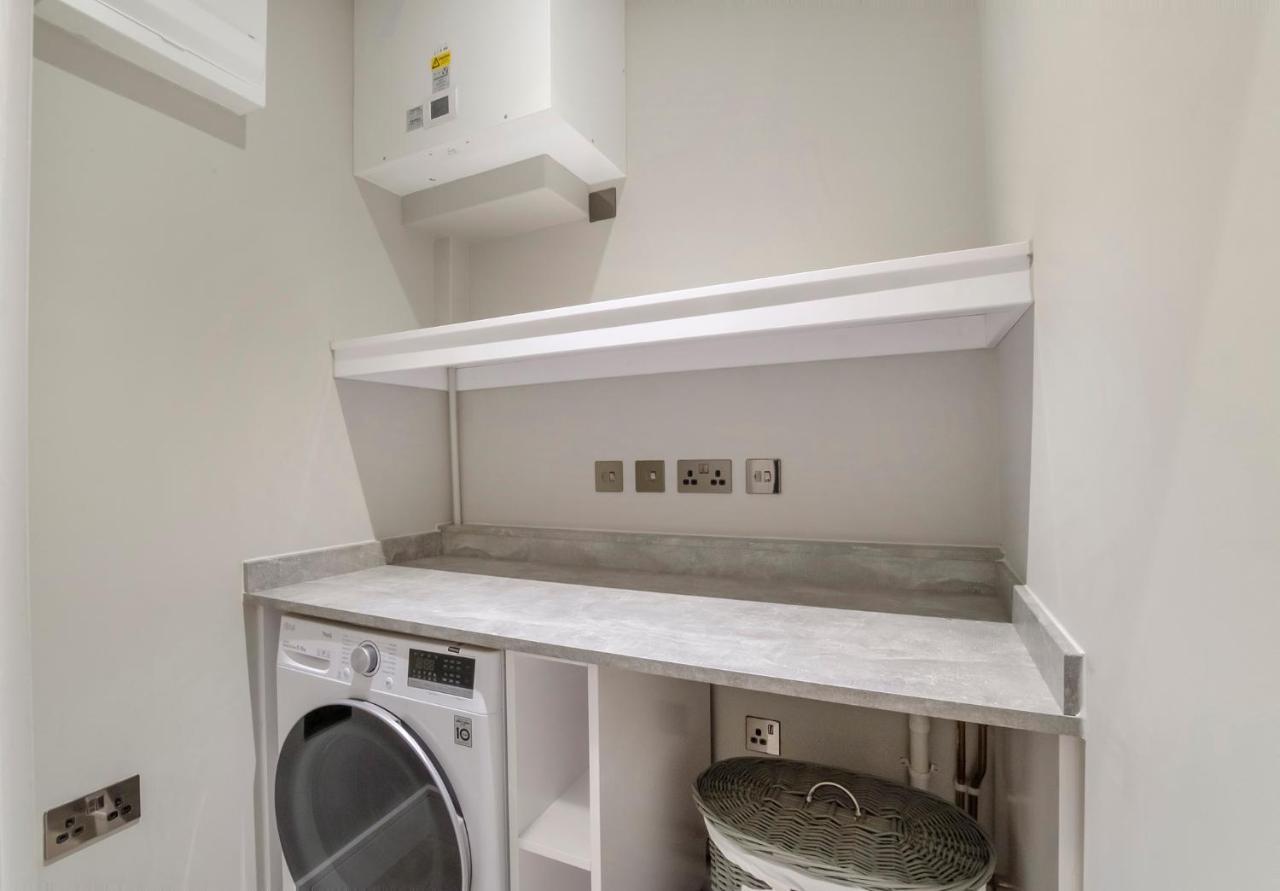 The Presidential Suite, With Free Parking! * York