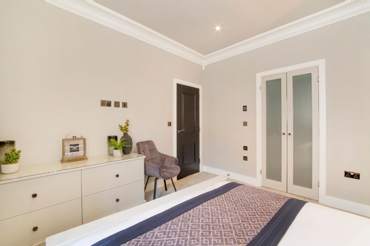 The Presidential Suite, With Free Parking! *