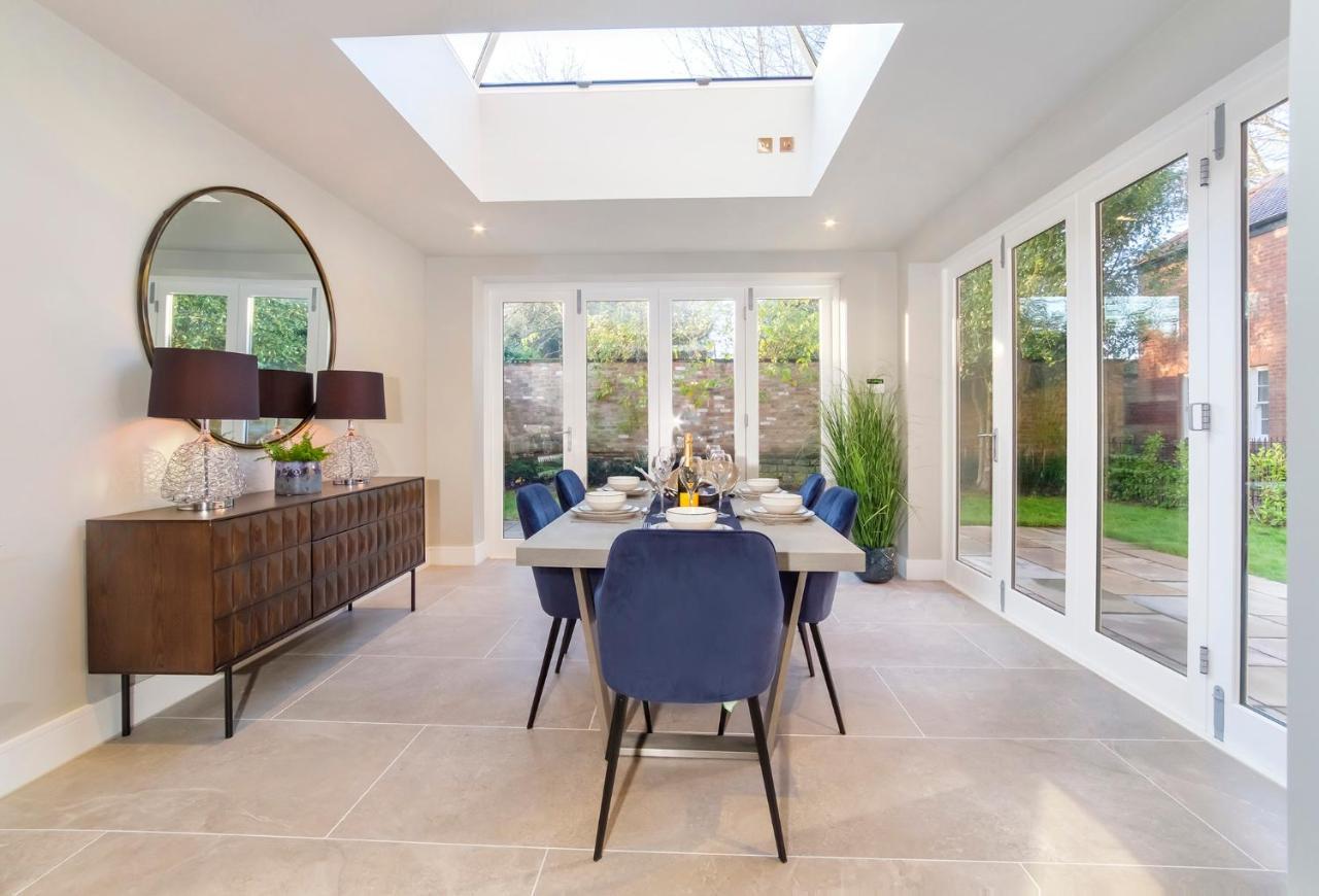 The Presidential Suite, With Free Parking! * York
