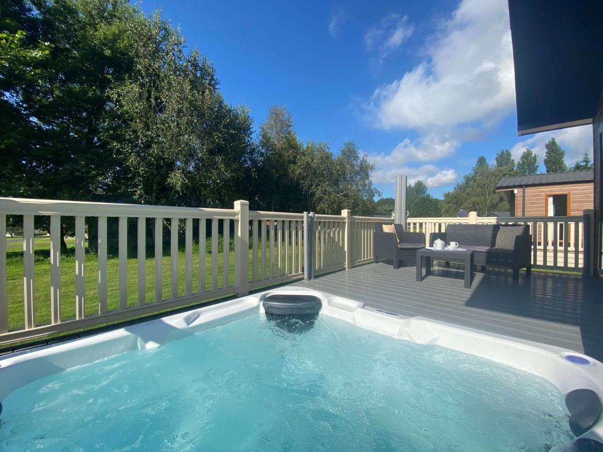 The Yorkshire Burrow With Hot Tub Holiday home York