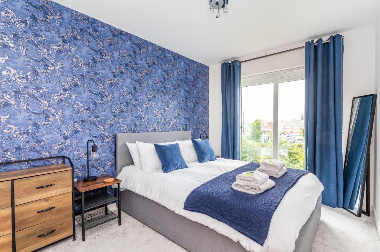Pass The Keys Modern, Light And Airy 2 Bed Apt With Free Parking Apartment *