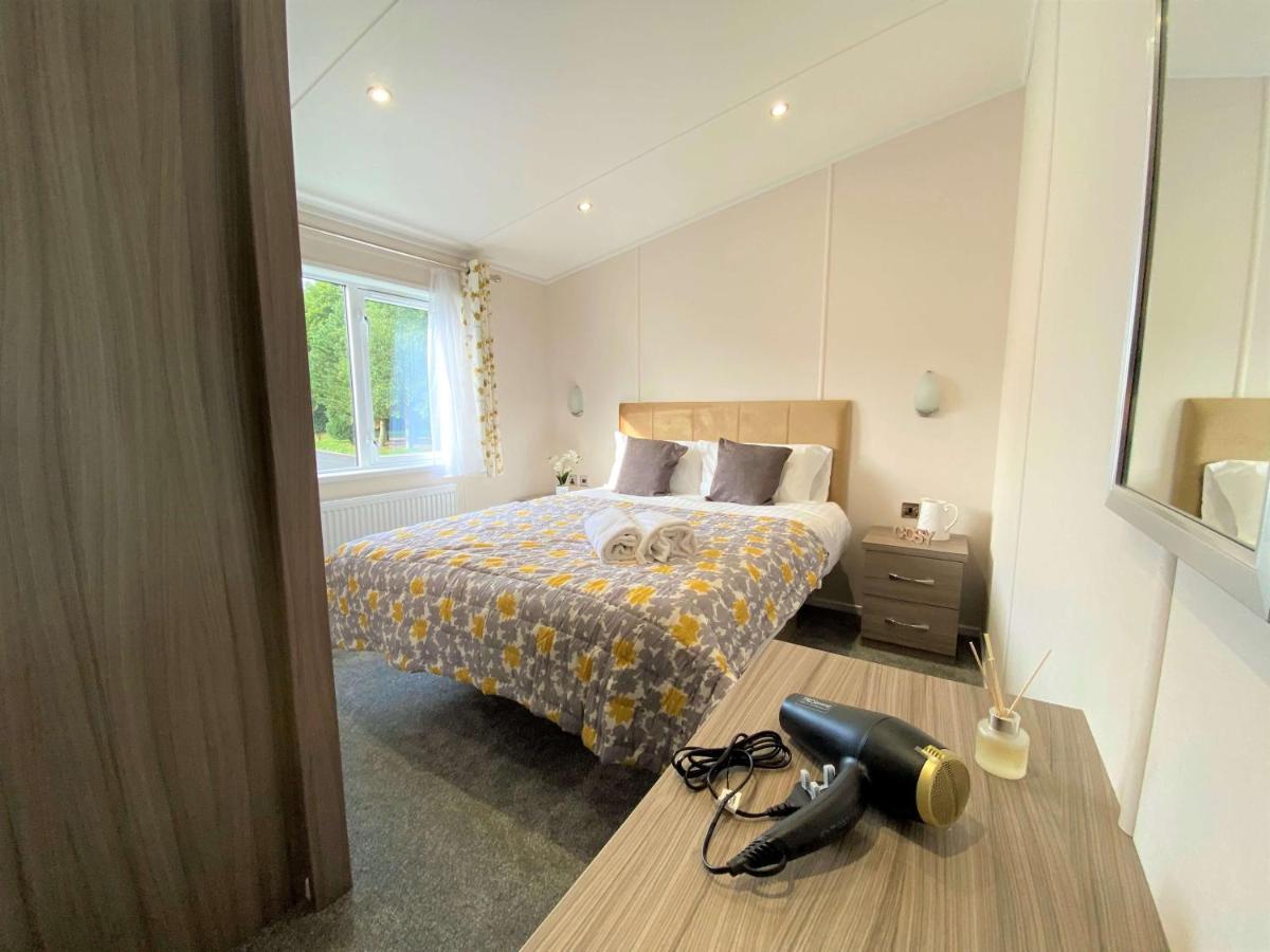 Holiday home The Yorkshire Burrow With Hot Tub