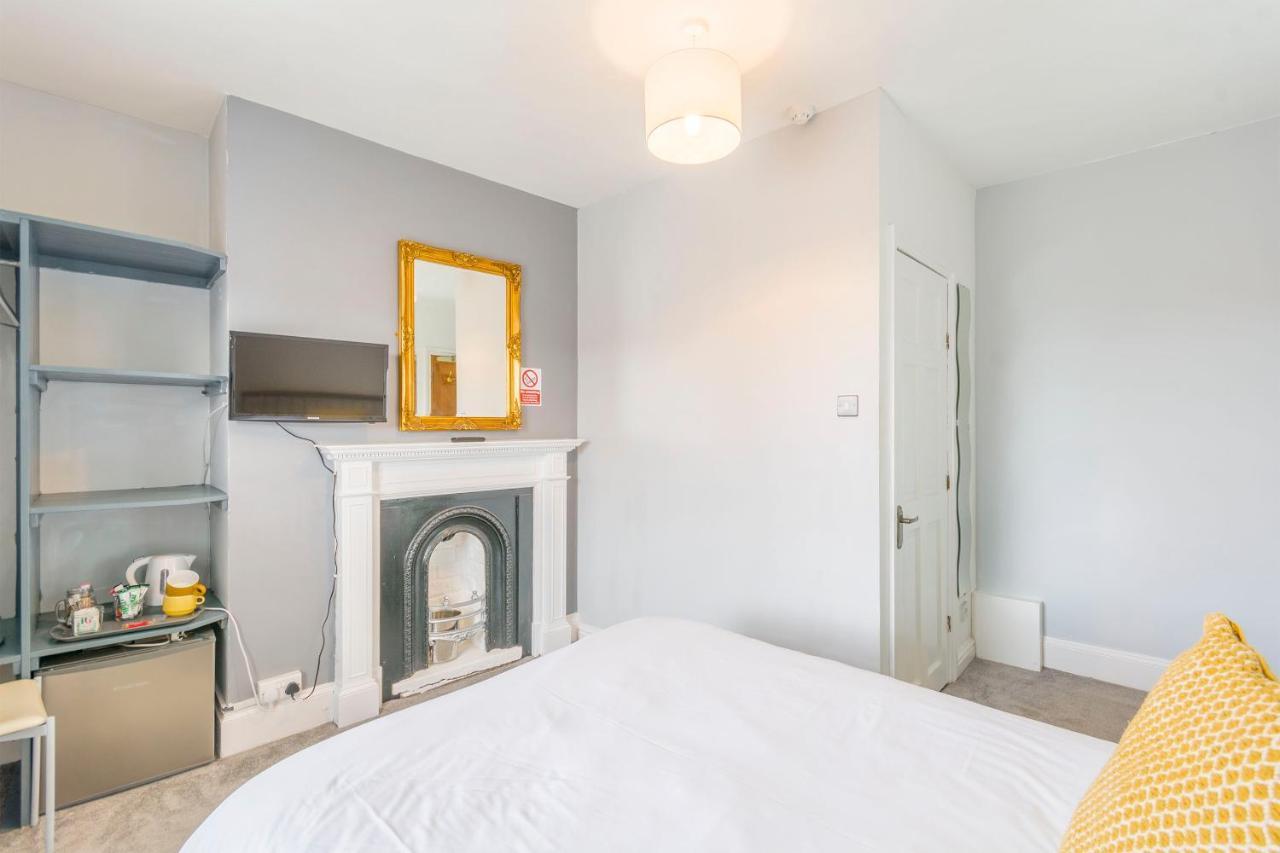 Intown - 60 Second Walk 2 Minster! Guest house York