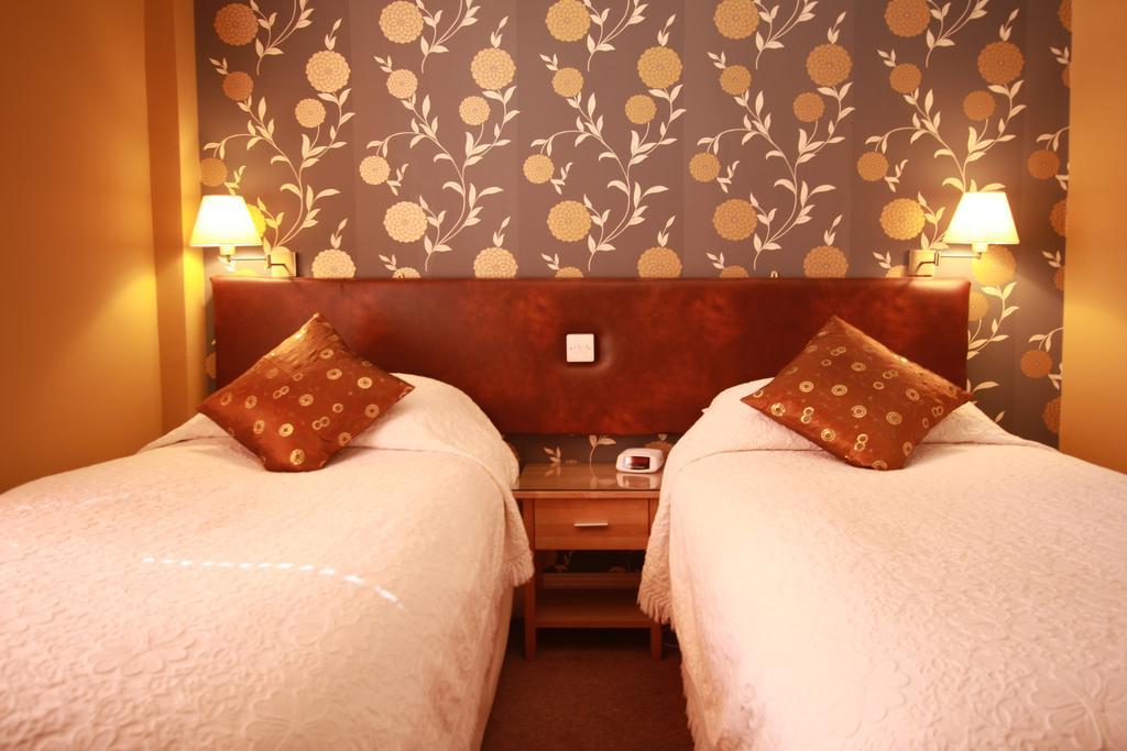 Guest house Brentwood 4*