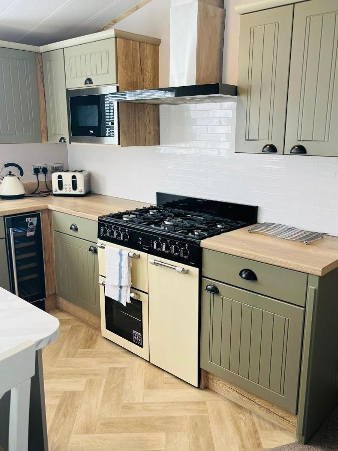 Hawthorne With Hot Tub Holiday home