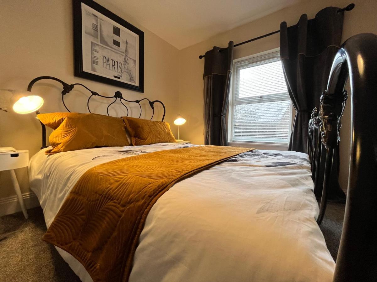 Centre 2 Bedroom Renovated Flat, 8 Escrick Street * York
