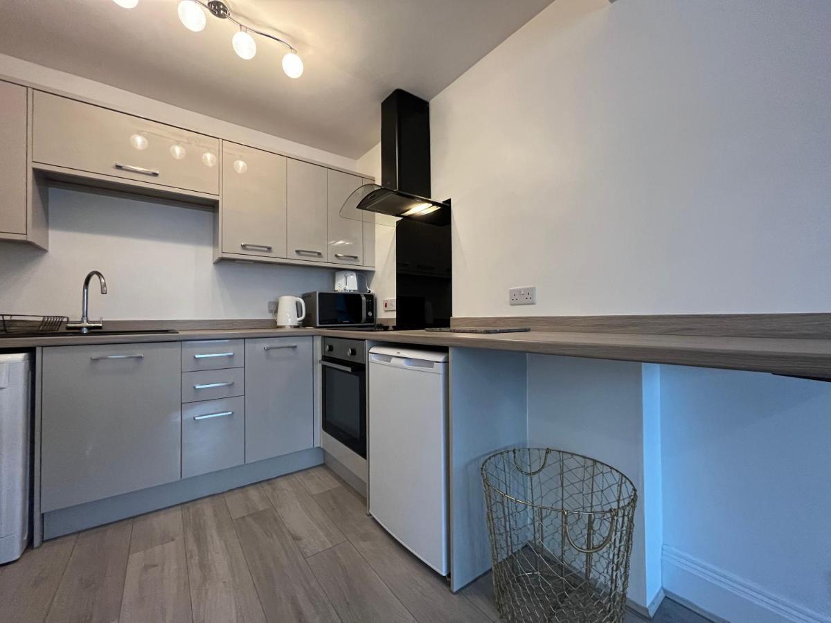 Apartment Centre 2 Bedroom Renovated Flat, 8 Escrick Street *