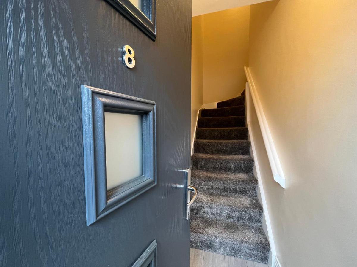 Centre 2 Bedroom Renovated Flat, 8 Escrick Street