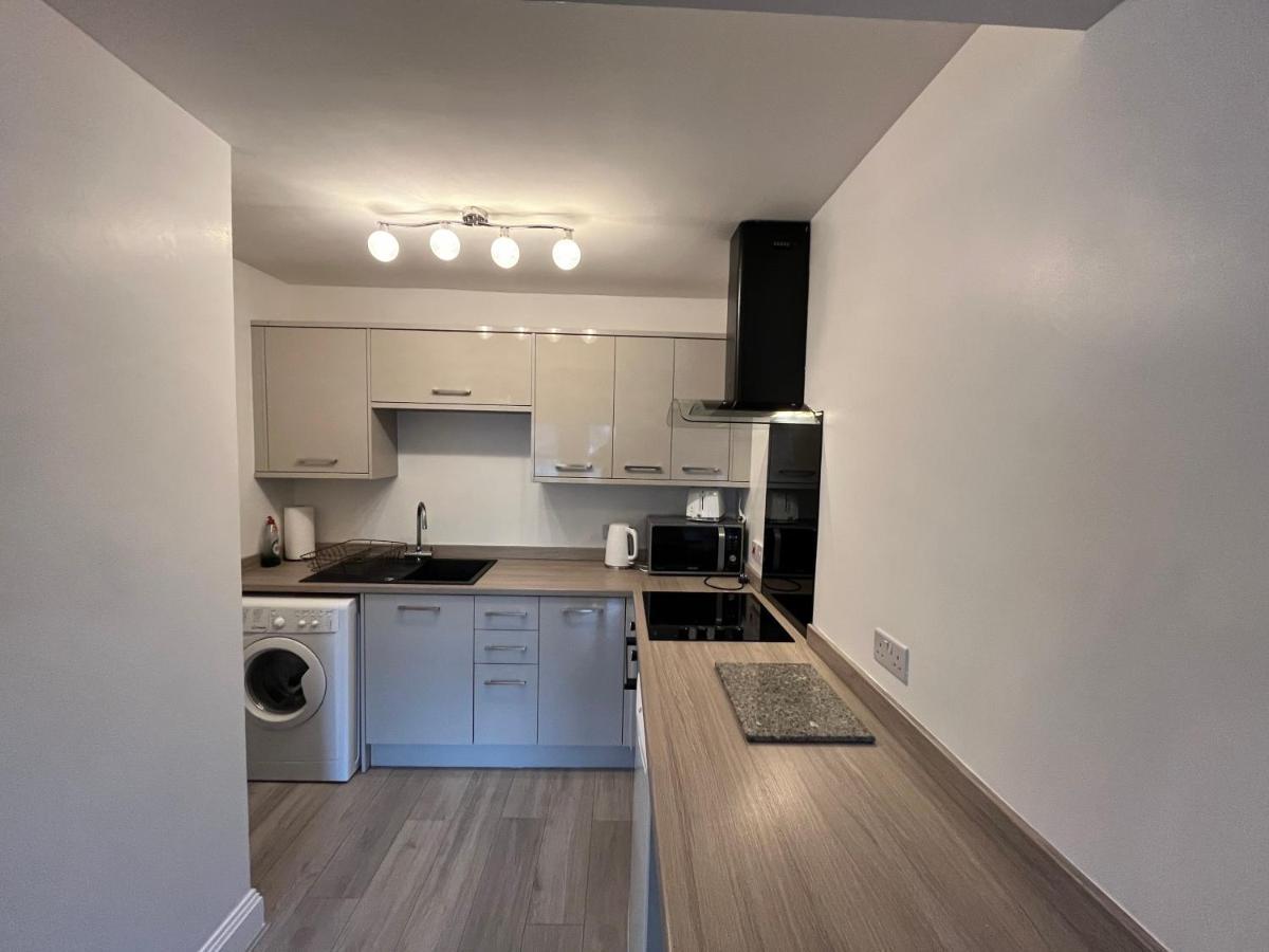 Apartment Centre 2 Bedroom Renovated Flat, 8 Escrick Street