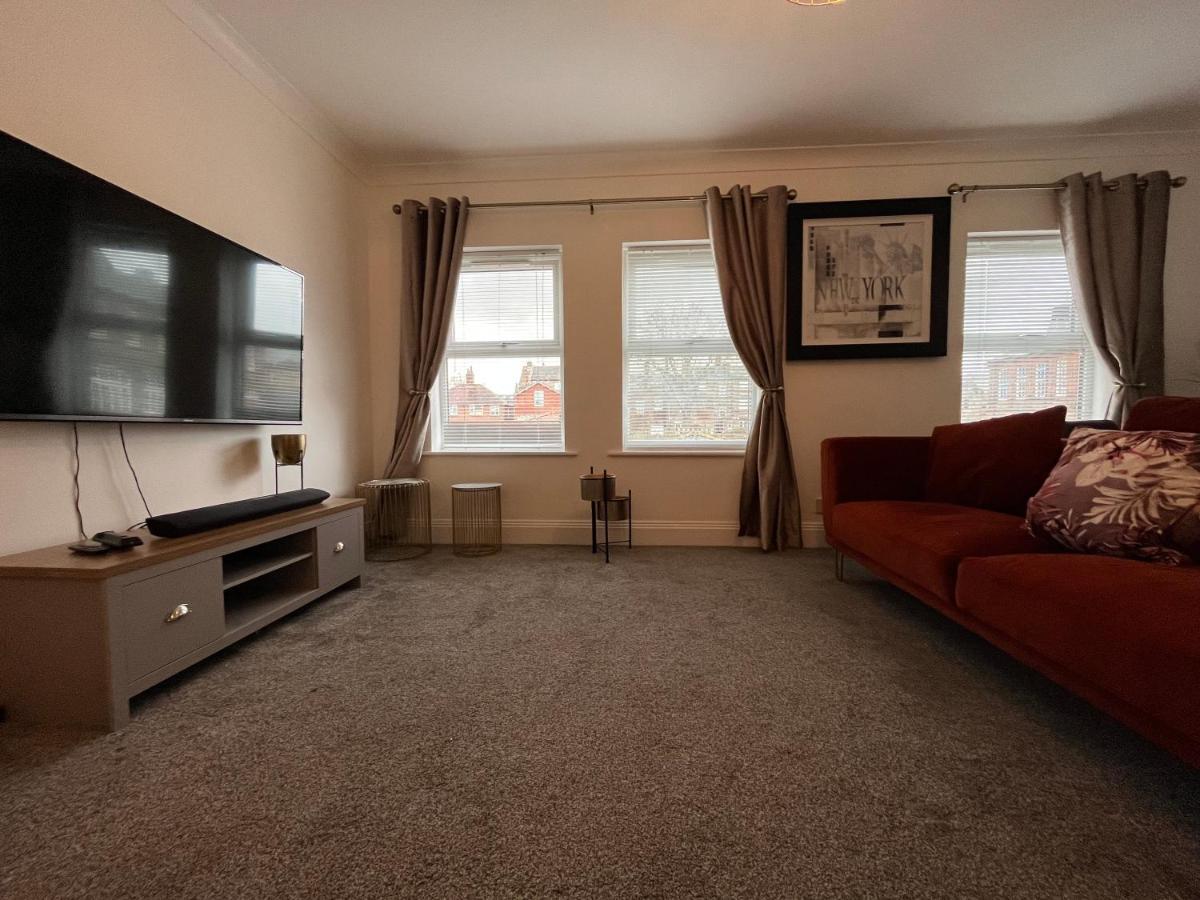 Centre 2 Bedroom Renovated Flat, 8 Escrick Street * York
