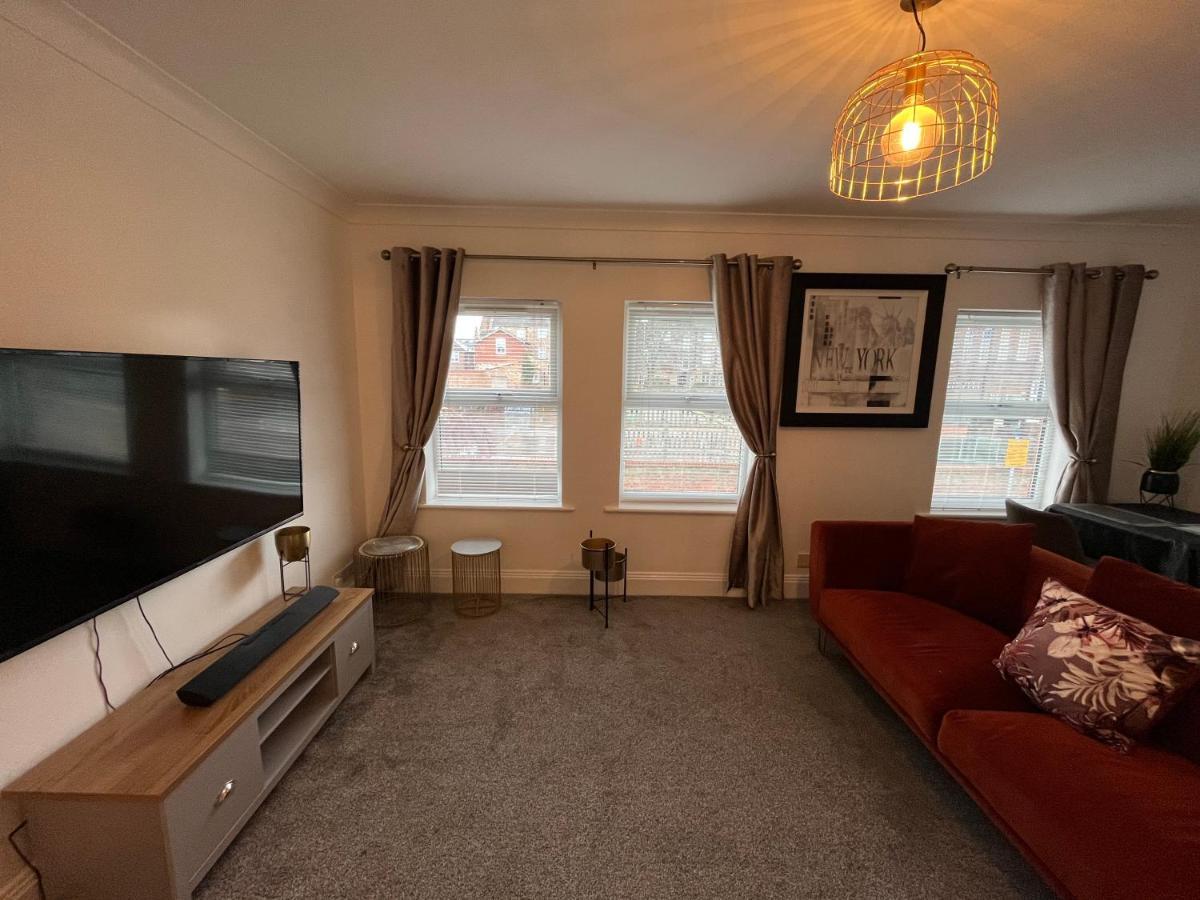 Centre 2 Bedroom Renovated Flat, 8 Escrick Street