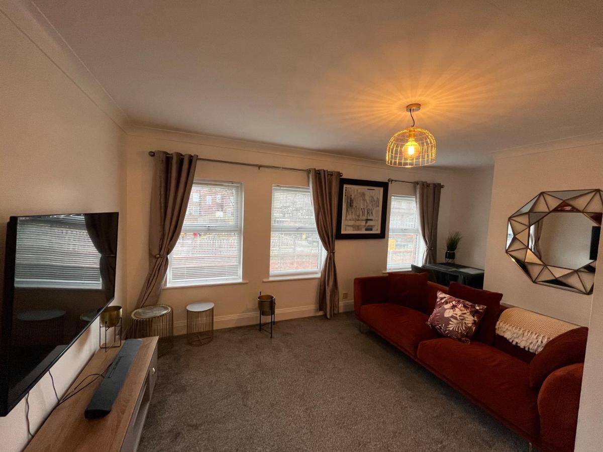 Centre 2 Bedroom Renovated Flat, 8 Escrick Street York