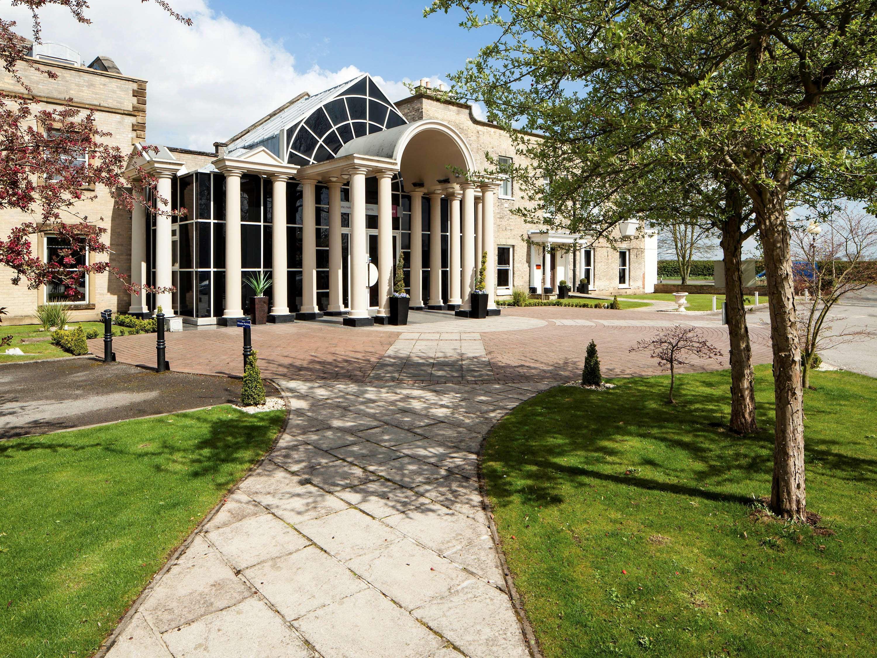 Mercure Fairfield Manor Hotel 4*
