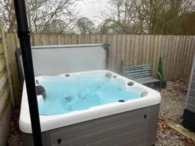 Holiday home Lakeview Supreme With Hot Tub *