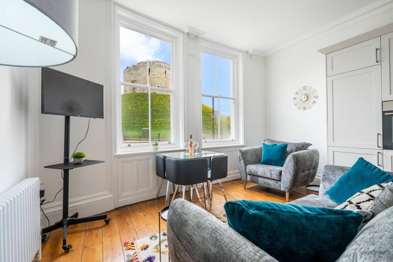 Peckitt Street - The Clifford Apartment *