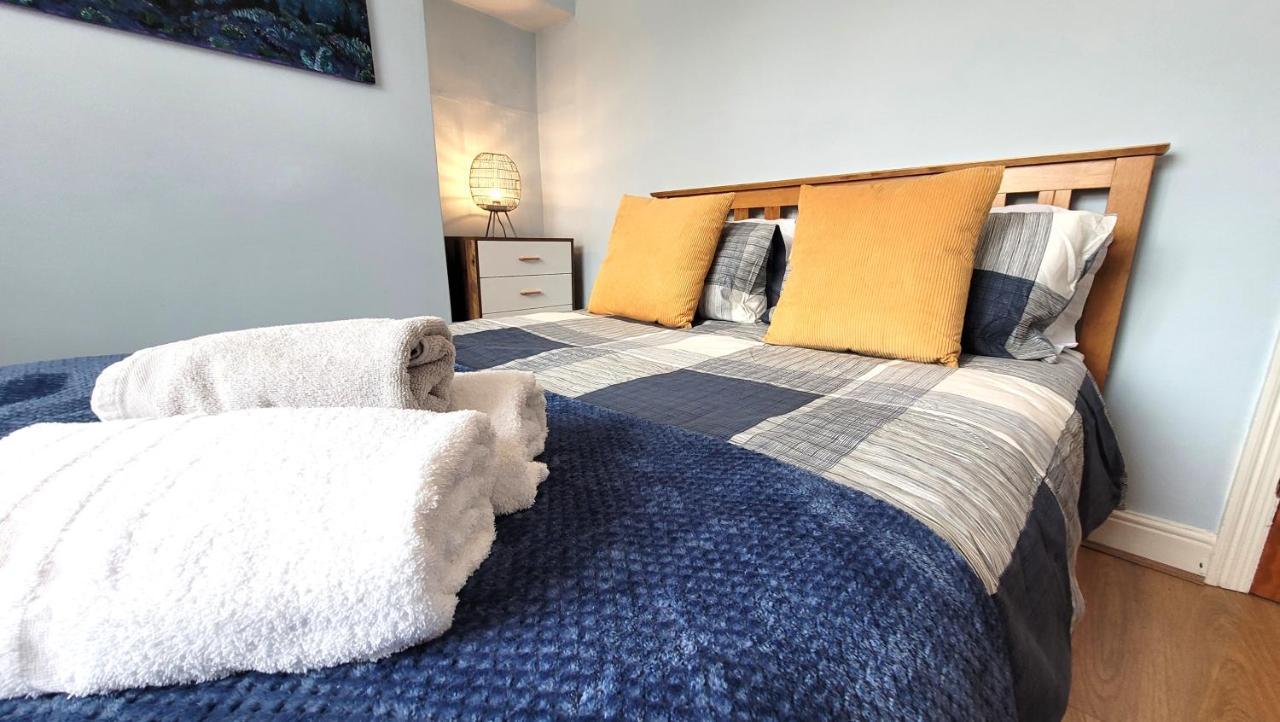 Colenso St - 2 Bed House By Bishy Road & River *