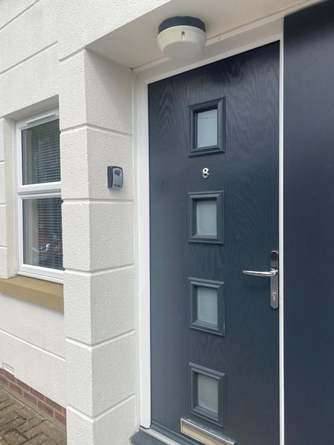 Centre 2 Bedroom Renovated Flat, 8 Escrick Street *