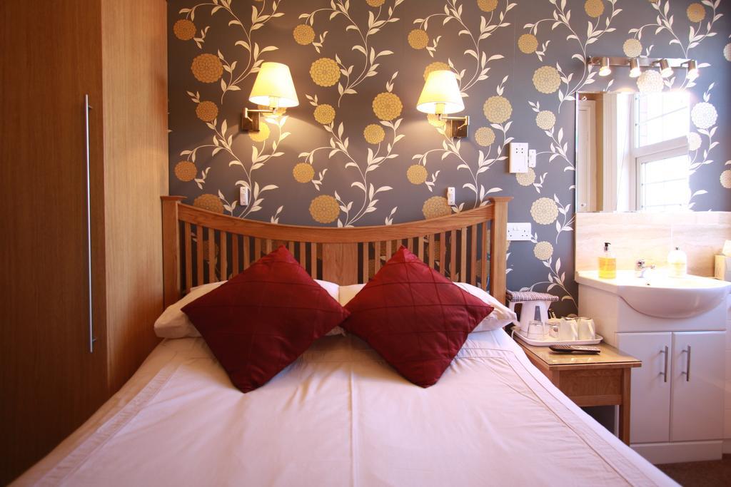 Guest house Brentwood 4*