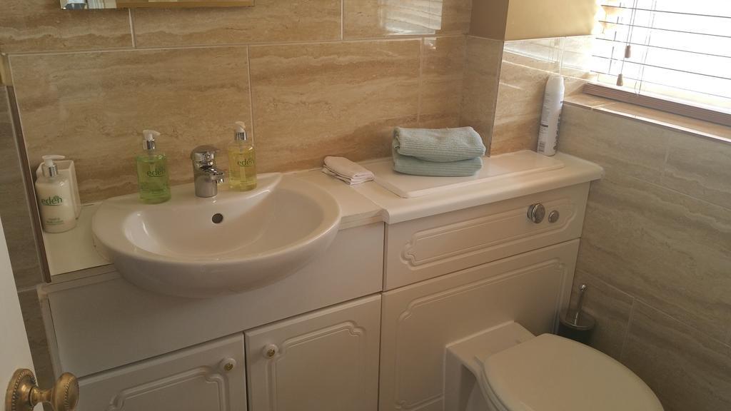 Brentwood Guest house 4*