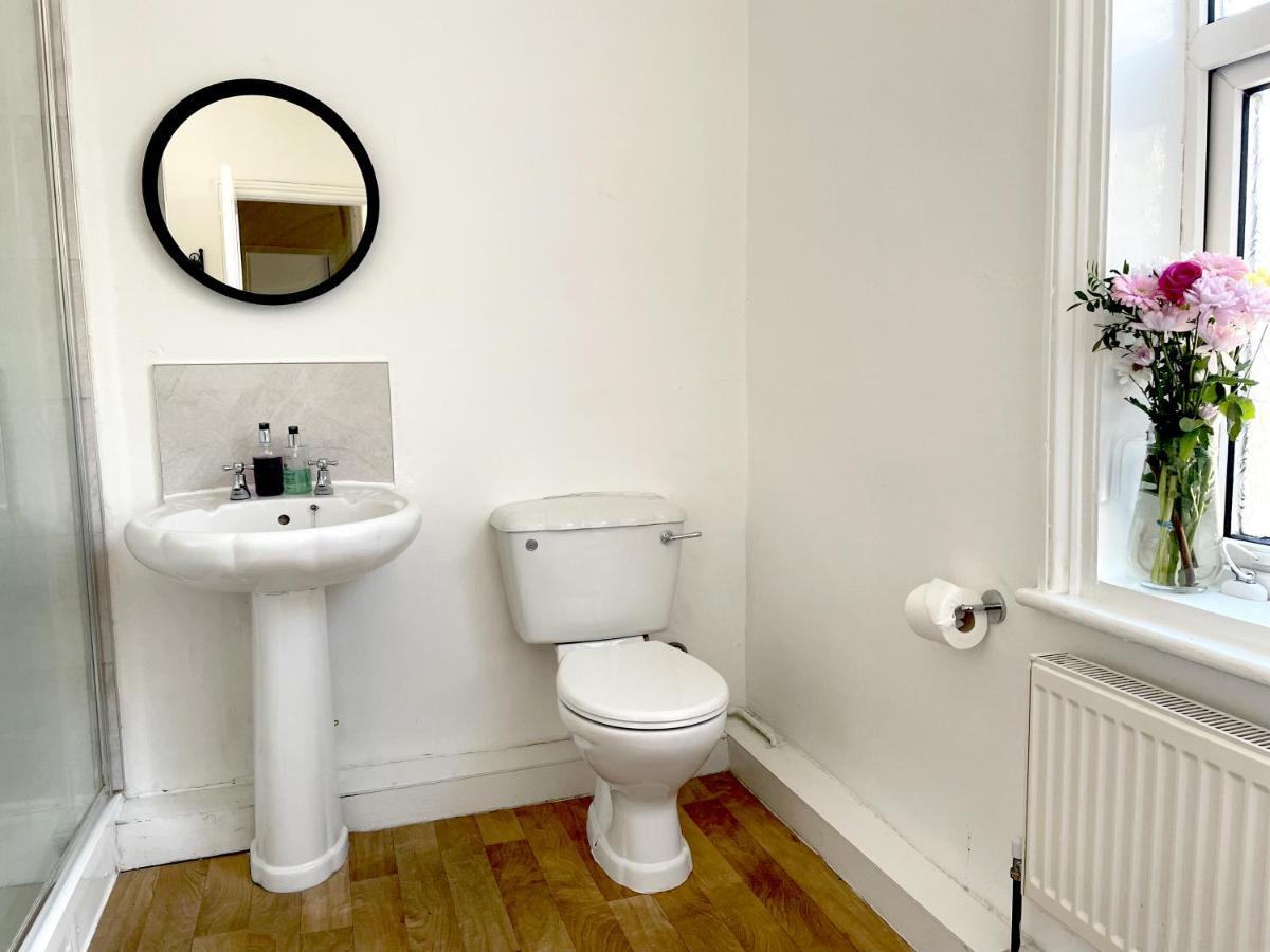 Apartment The Neville - Quaint Victorian With Free Parking