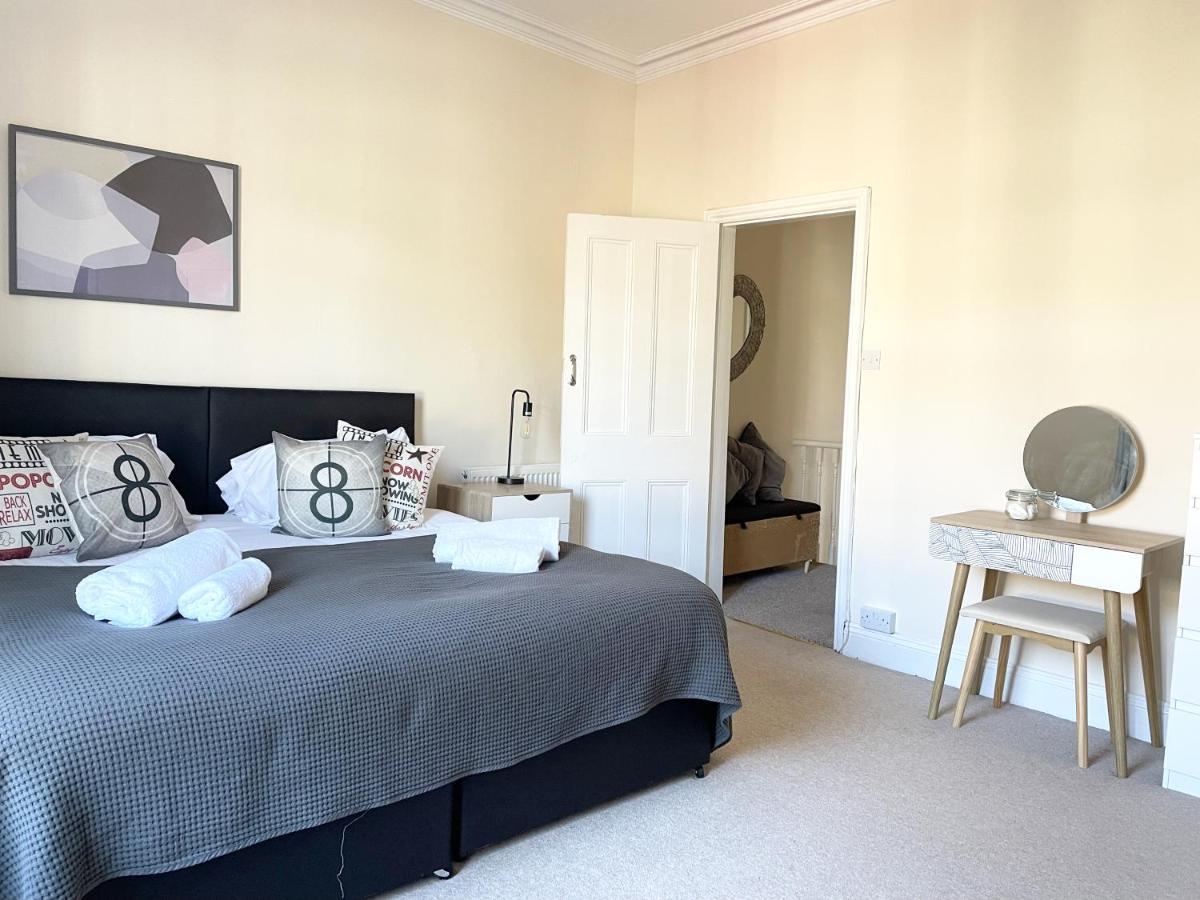 The Neville - Quaint Victorian With Free Parking *