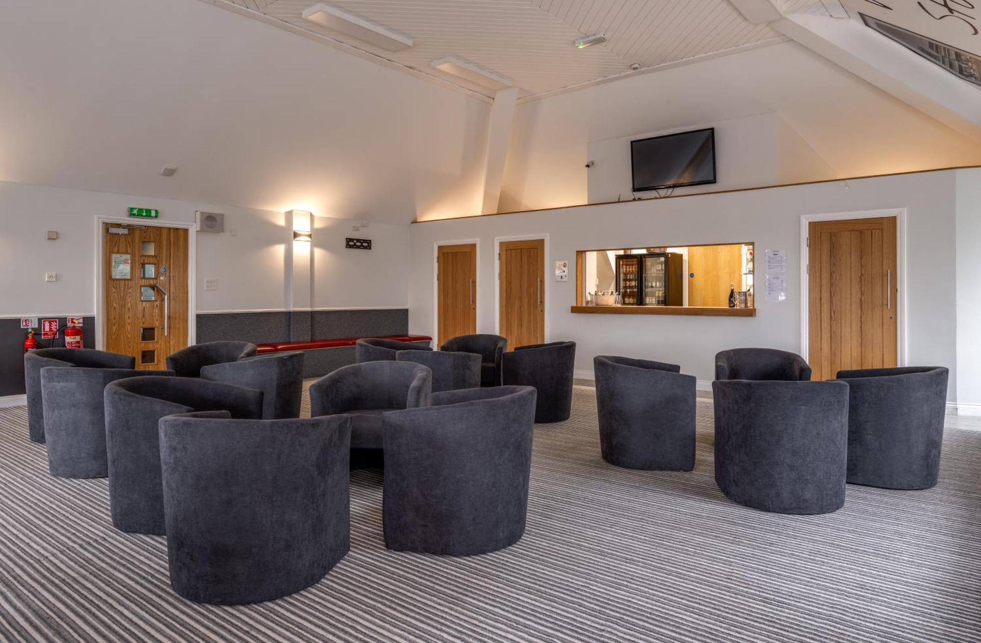 Stableside At Racecourse Hotel