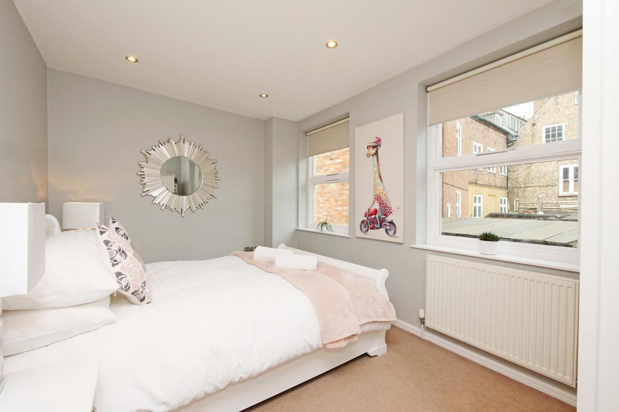 Large Flat - Very - Business York