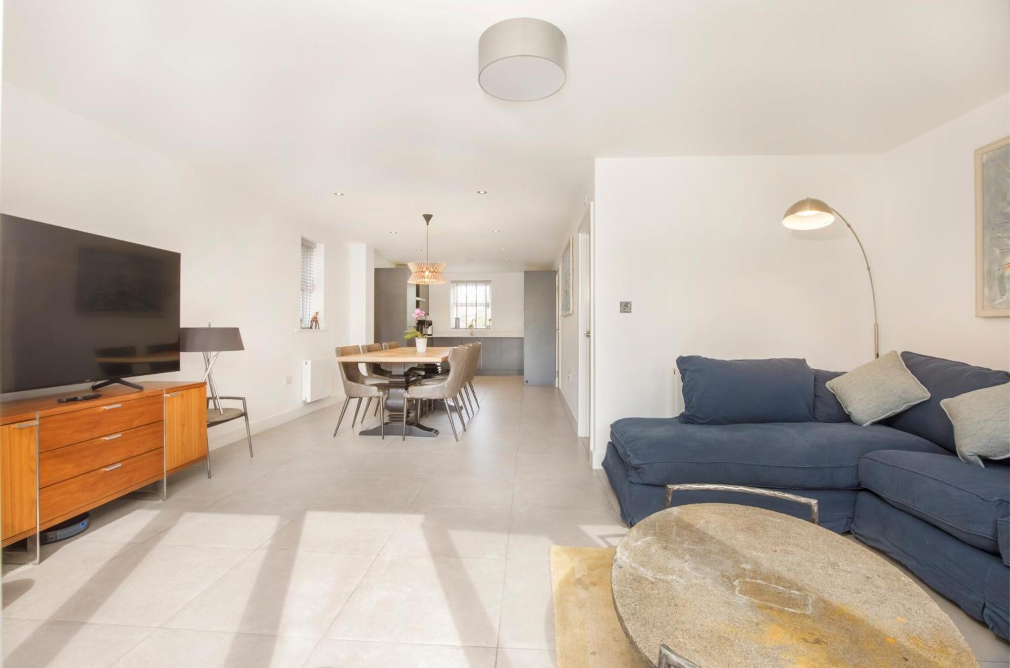 Mount Vale 4 Bedroom Luxury & Free Parking *