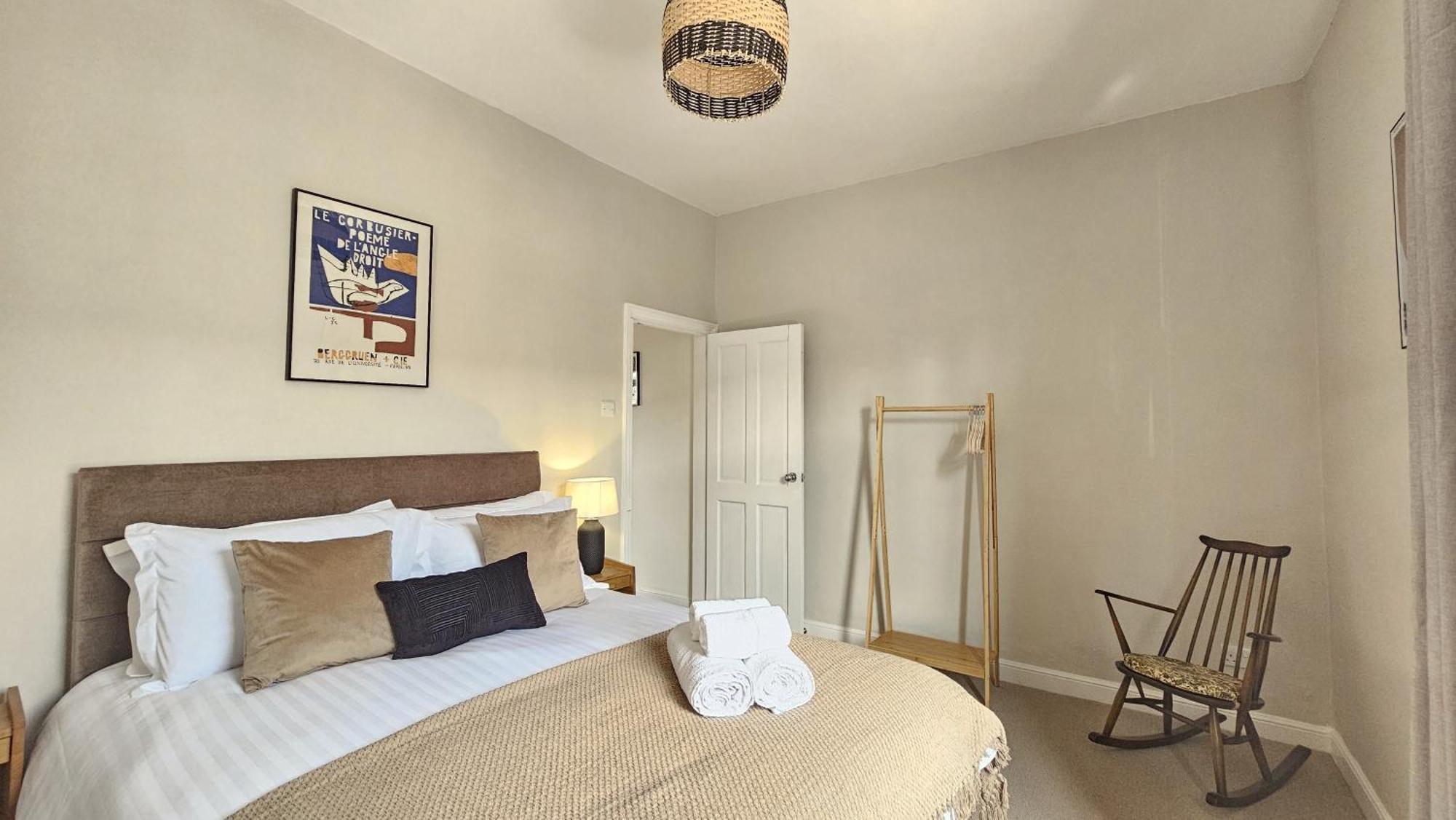 St Pauls Terrace - 2 Bed House Nr Train Station Holiday home *