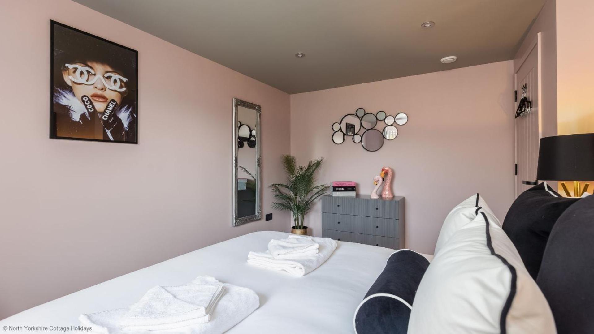 Dovecote House - Luxury Town House - Dog Friendly